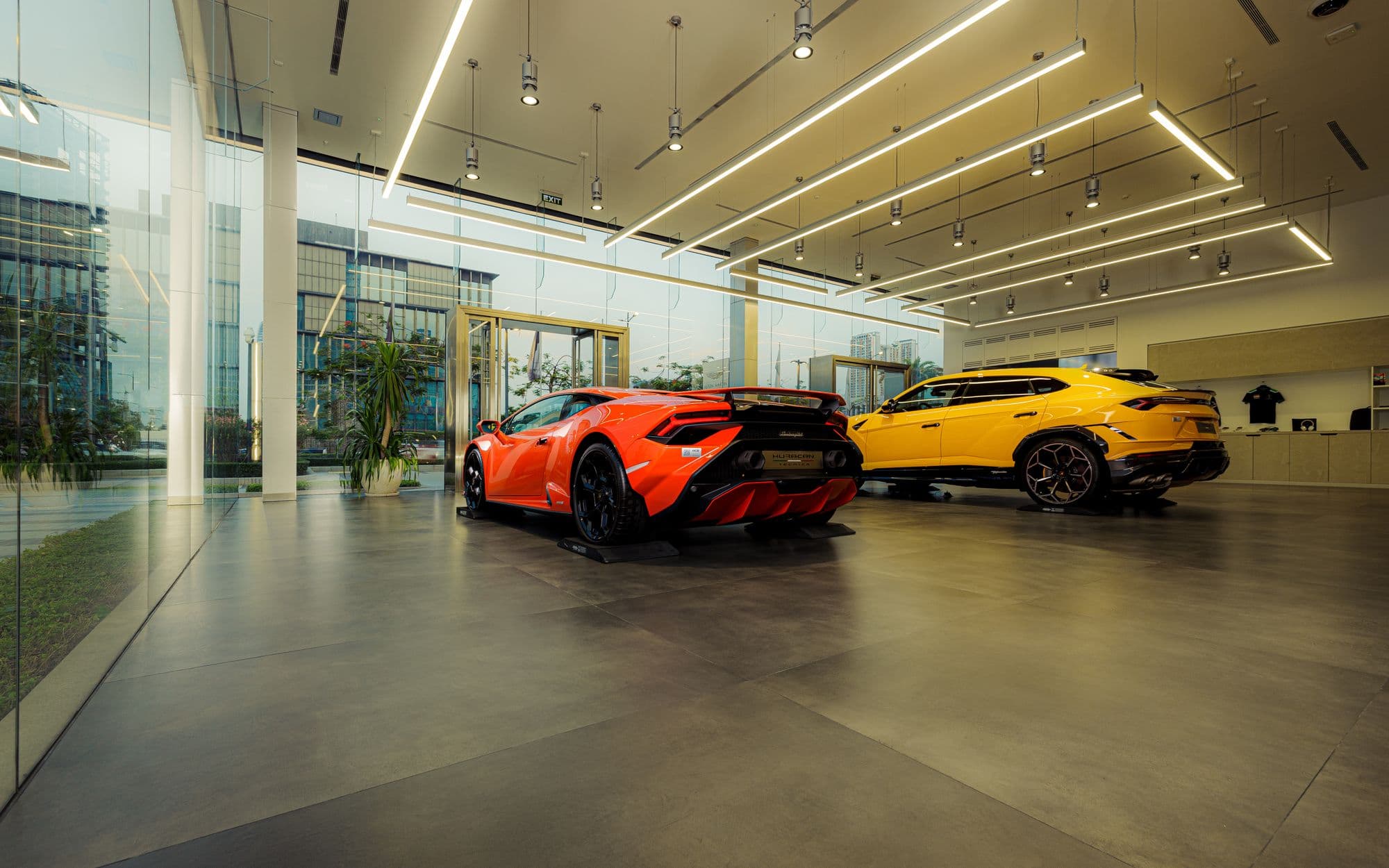 Supercars & hypercars